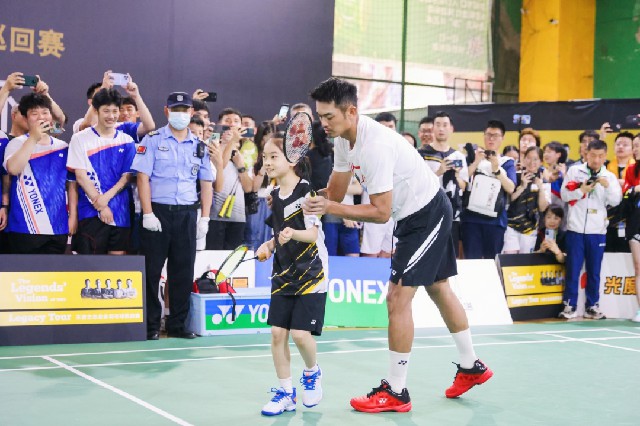 士一度看到 士一度看到