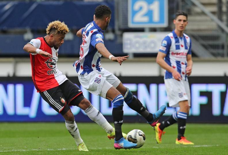 詹姆斯便以 詹姆斯便以