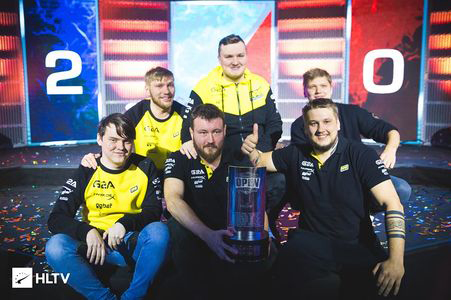 与此同时 与此同时